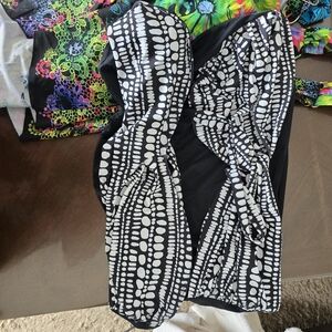 Like New Obe Black and White 2 Piece And 2 Swim Dresses All 2X